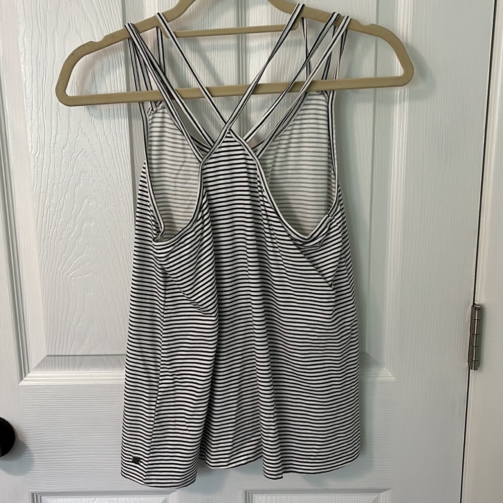 Roxy tank - Picture 2 of 3